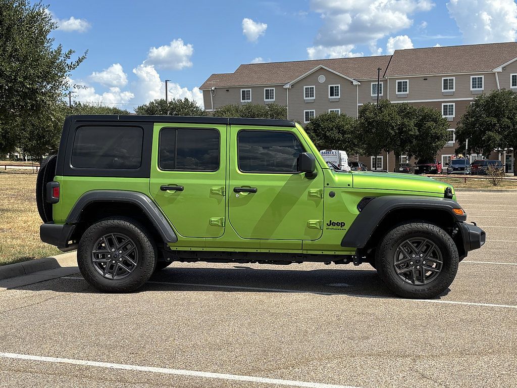 Used 2025 Jeep Wrangler Unlimited Sport AWD/4WD image 4