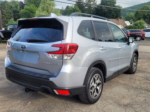 Used 2021 Subaru Forester Premium AWD/4WD image 8