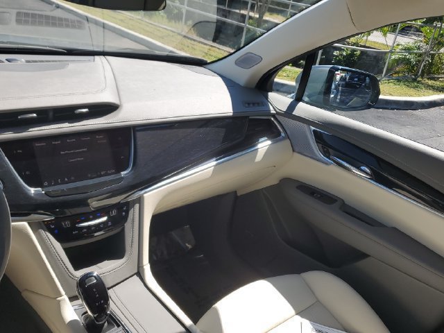 Certified 2024 Cadillac XT6 Premium Luxury w/ LPO, Premium Carpet Package FWD image 20