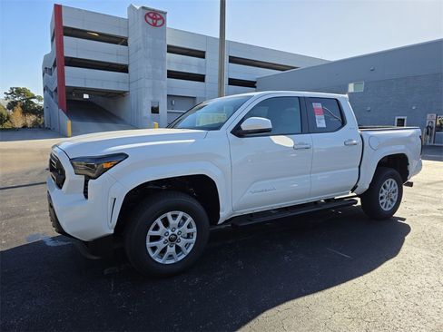 New 2026 Toyota Tacoma SR5 image 3