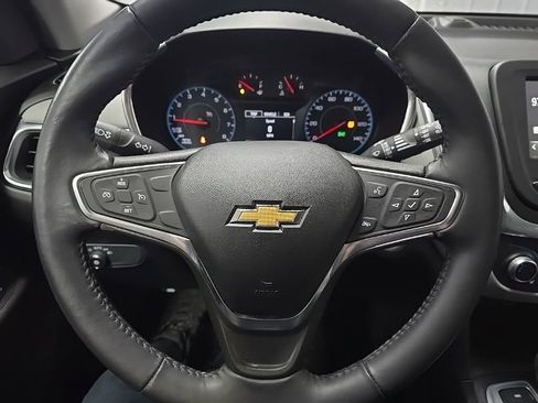 Used 2018 Chevrolet Equinox LT image 18