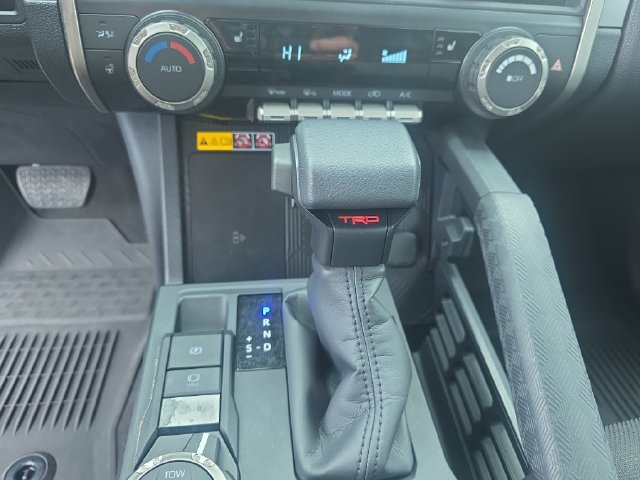 Used 2025 Toyota 4Runner TRD Off-Road AWD/4WD image 15