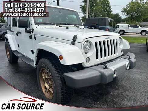Used 2017 Jeep Wrangler Unlimited Sahara w/ Connectivity Group AWD/4WD image 12