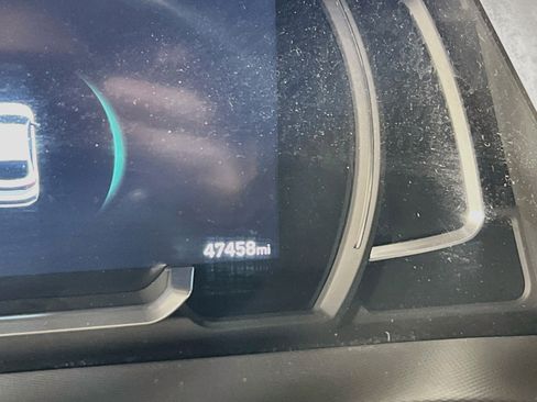Used 2021 Hyundai Ioniq SEL FWD image 12