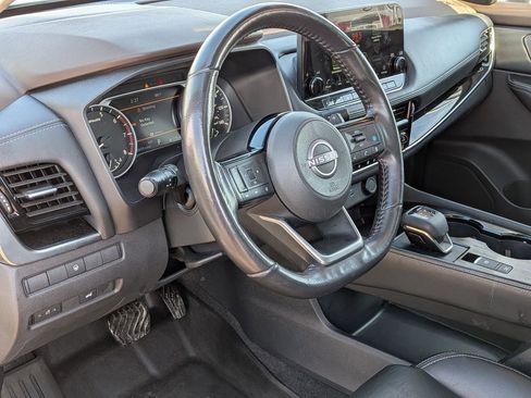 Used 2022 Nissan Rogue SL w/ SL Premium Package image 10