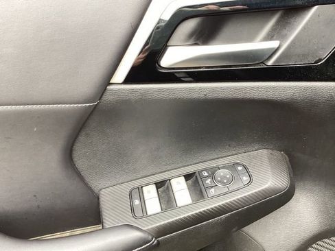 Used 2023 Mitsubishi Outlander SE image 24