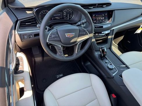 New 2025 Cadillac XT5 Sportv w/ LPO, Floor Liner Package image 26