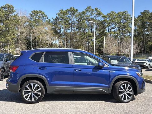 Used 2024 Volkswagen Taos SE w/ Panoramic Sunroof Package image 28