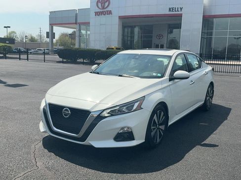 Used 2022 Nissan Altima 2.5 SL image 1
