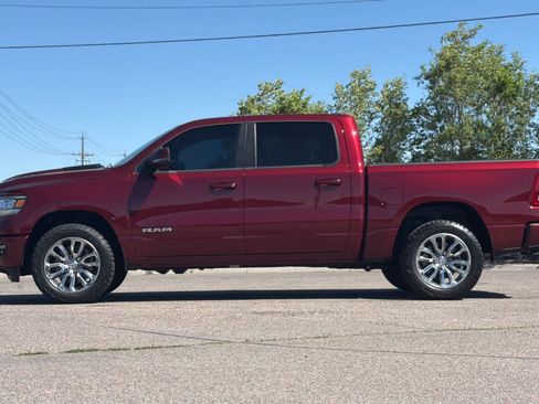 Used 2024 RAM 1500 Laramie AWD/4WD image 5