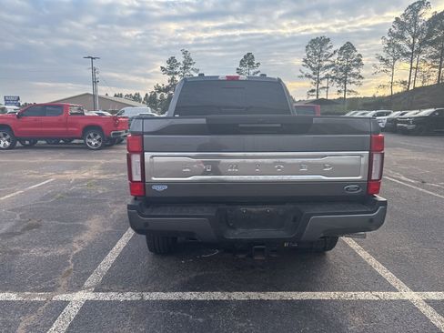 Used 2022 Ford F350 Limited image 6