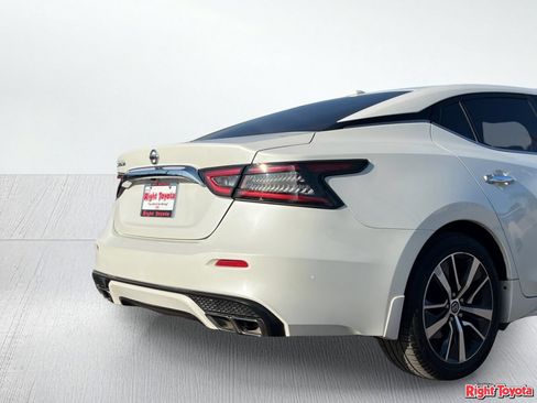 Used 2019 Nissan Maxima 3.5 S w/ Floor Mat Group FWD image 11