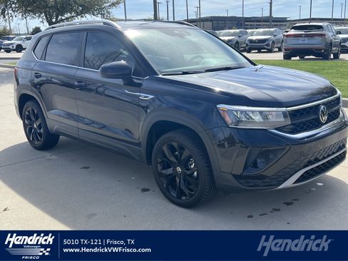 Used 2023 Volkswagen Taos SE w/ Panoramic Sunroof Package image 1