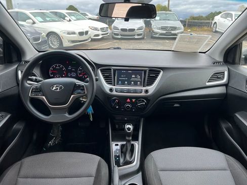 Used 2022 Hyundai Accent SEL image 16