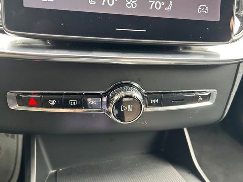 Certified 2025 Volvo XC90 B5 Plus image 24