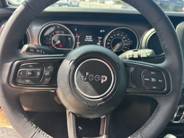 Used 2023 Jeep Wrangler Unlimited Sport AWD/4WD image 18