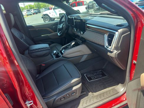 Used 2024 GMC Canyon Denali AWD/4WD image 14