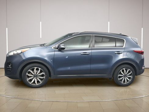 Used 2018 Kia Sportage EX w/ EX Premium Package FWD image 4