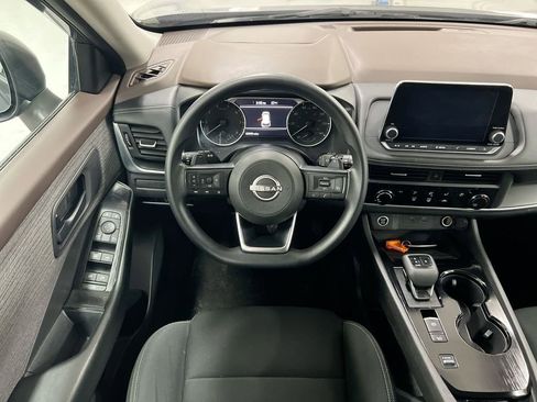 Used 2023 Nissan Rogue S FWD image 11