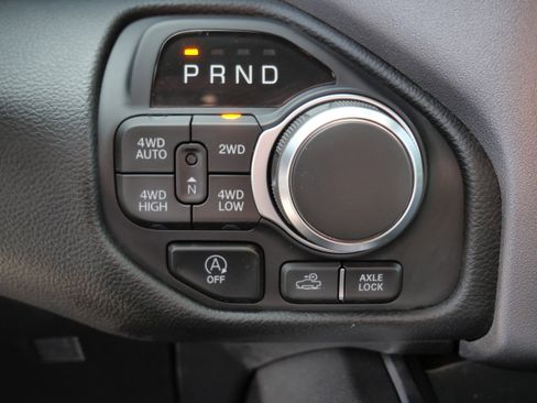 Used 2025 RAM 1500 Big Horn AWD/4WD image 30