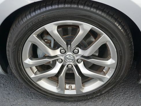 Used 2014 Nissan 370Z Touring RWD image 11