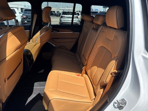 Used 2024 Jeep Grand Cherokee Summit AWD/4WD image 6