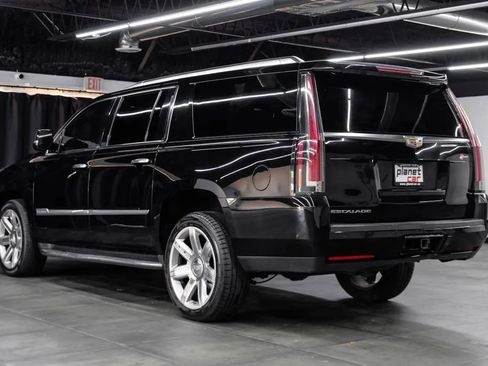 Used 2020 Cadillac Escalade ESV Luxury RWD image 15