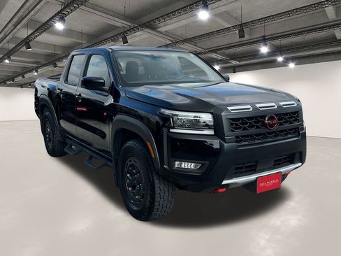 Used 2025 Nissan Frontier PRO-4X image 2