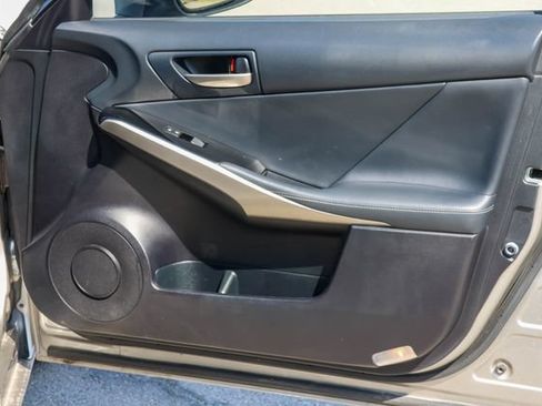 Used 2018 Lexus IS 300 AWD w/ Comfort Package image 16