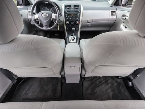 Used 2010 Toyota Corolla LE FWD image 34