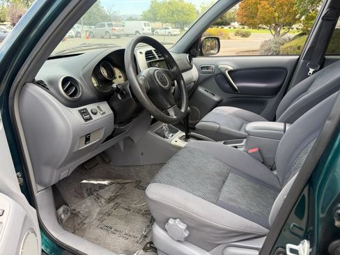 Used 2002 Toyota RAV4 4WD w/ "L" Pkg image 11