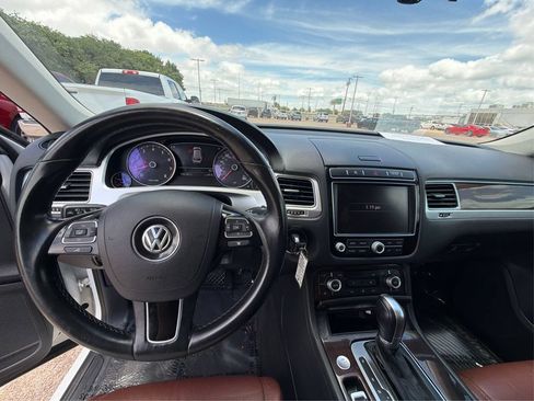 Used 2015 Volkswagen Touareg VR6 AWD/4WD image 31