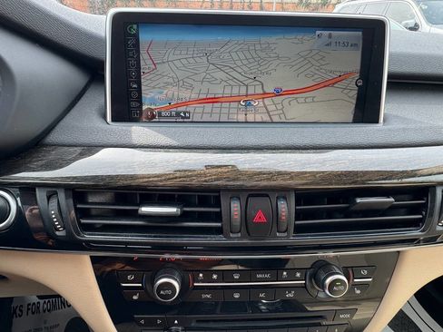 Used 2016 BMW X5 xDrive40e image 12