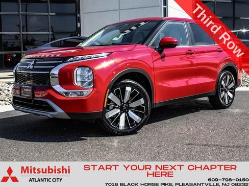 Used 2025 Mitsubishi Outlander SE AWD/4WD image 1