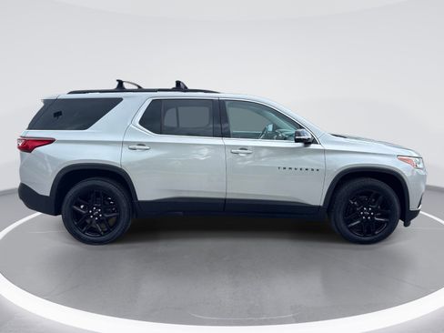 Used 2019 Chevrolet Traverse LT w/ LPO, Blackout Package AWD/4WD image 9