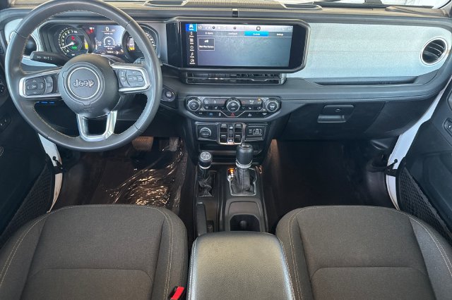 Used 2024 Jeep Wrangler Unlimited Sahara AWD/4WD image 14