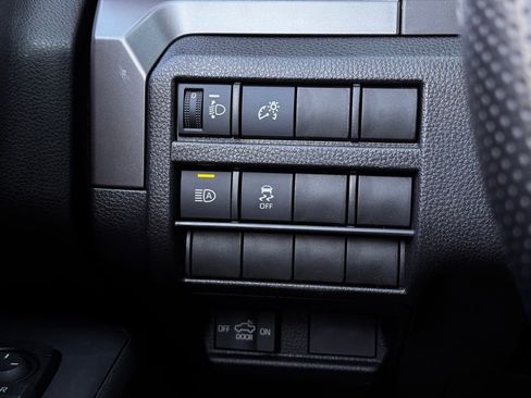 Used 2025 Toyota Tacoma SR5 AWD/4WD image 25