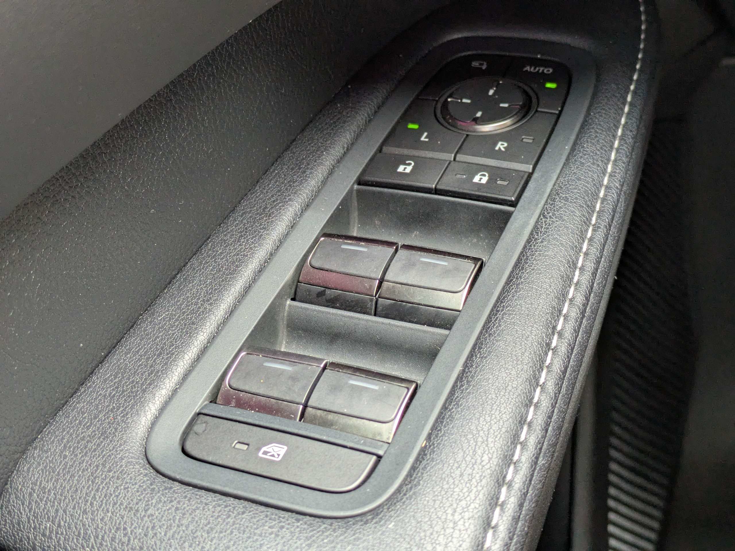 Used 2024 Lexus RX 350 F Sport w/ Convenience Package AWD/4WD image 26