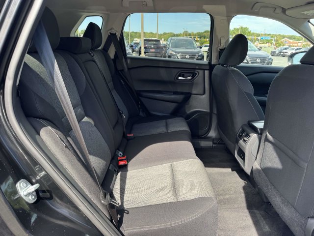Used 2024 Nissan Rogue SV AWD/4WD image 10