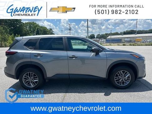Used 2024 Nissan Rogue S AWD/4WD image 4