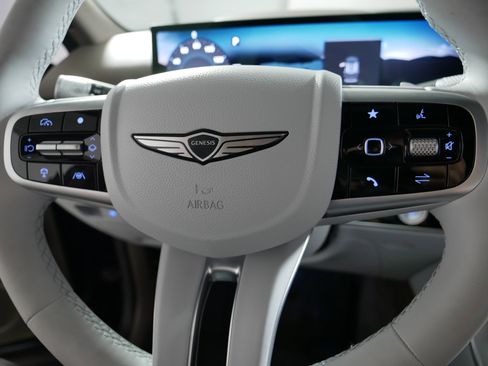 Certified 2026 Genesis GV70 2.5T Advanced AWD/4WD image 25