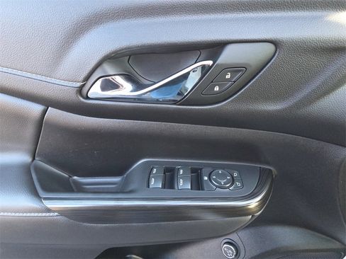 Used 2023 GMC Acadia SLT w/ Trailering Package image 13