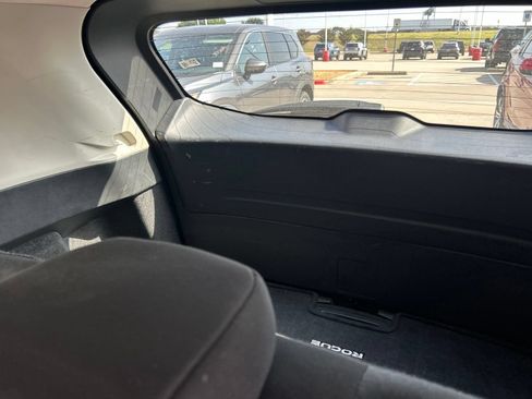 Used 2025 Nissan Rogue SV AWD/4WD image 17