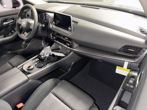 New 2026 Nissan Rogue SV w/ Cold Weather Package image 10