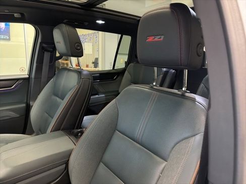 Used 2025 GMC Acadia AT4 image 15