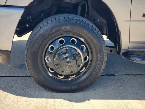 Used 2024 RAM 3500 Laramie w/ Night Edition AWD/4WD image 11