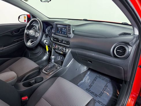 Used 2020 Hyundai Kona SE image 12