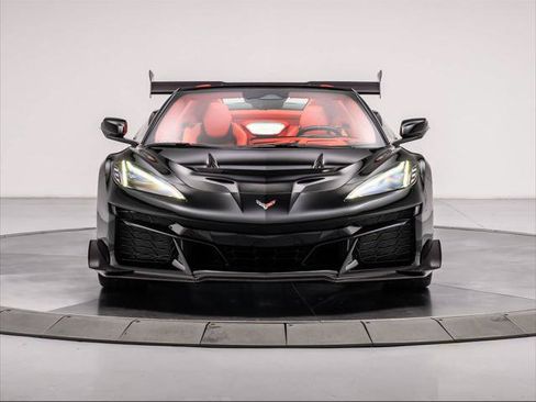 Used 2026 Chevrolet Corvette ZR1 w/ ZR1 Carbon Fiber Aero Package RWD image 9