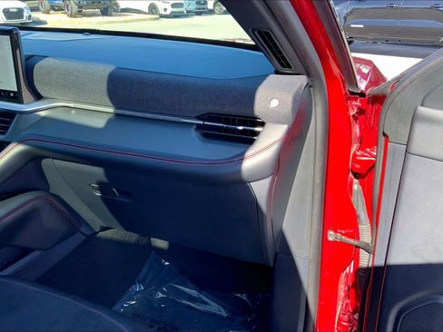 Certified 2025 Ford Explorer ST image 19