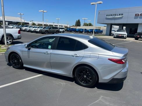 Used 2025 Toyota Camry LE FWD image 25